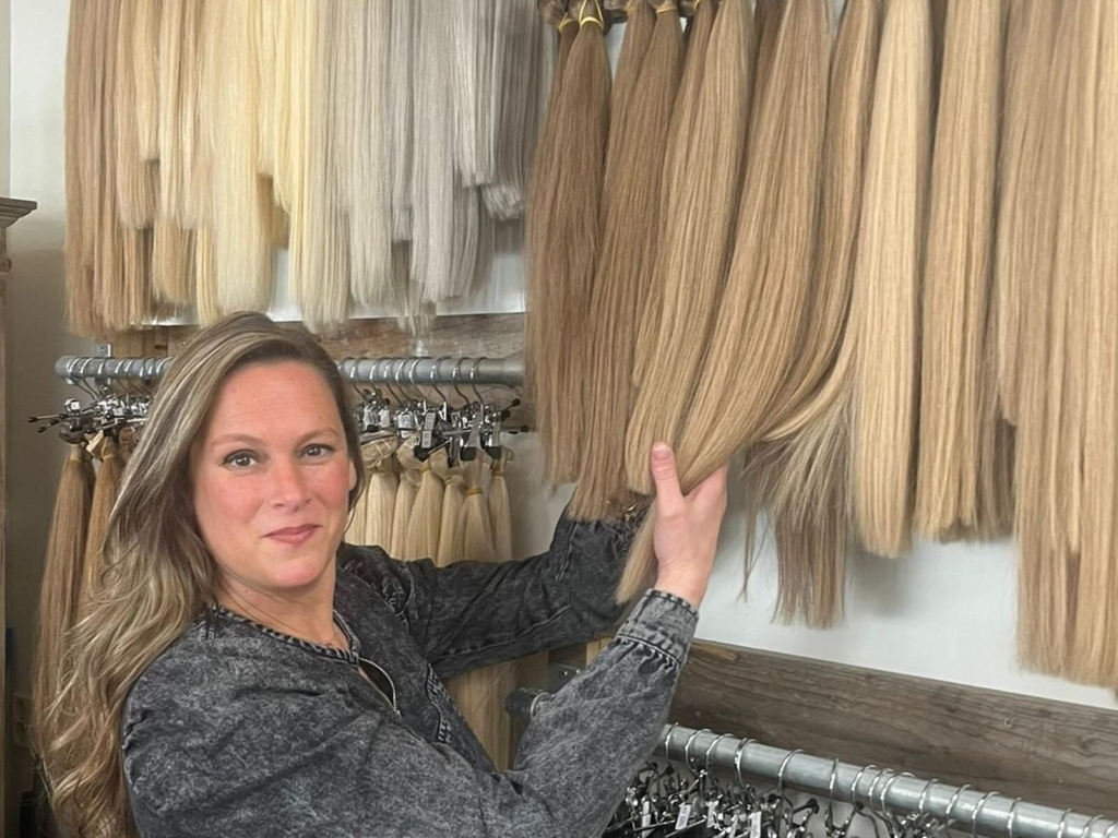 Jenny van Rooij’s Salon Lanceert Eigen Hair Extensions Merk ‘Divalicious’